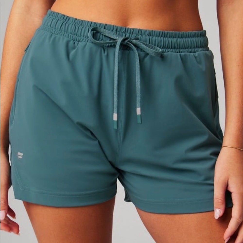 Fabletics - The One Short 3in - size L - Storm Slate